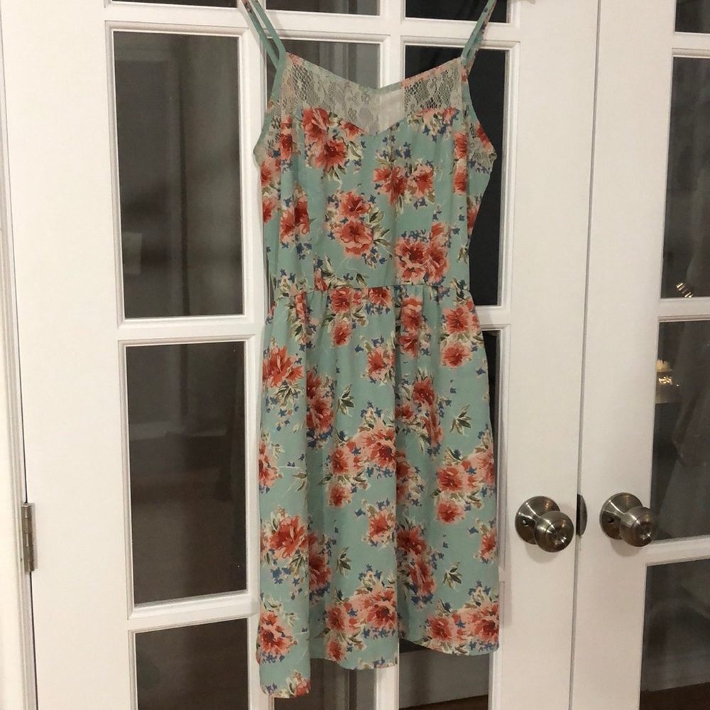 Cute dress!